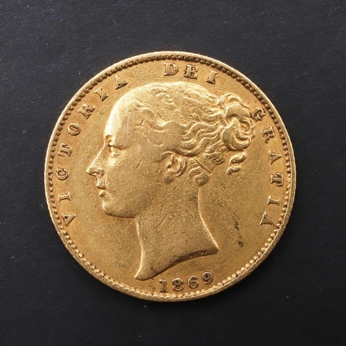 1902 - A QUEEN VICTORIA SOVEREIGN, 1869. A Queen Victoria Sovereign, Young head l. shield reverse, dated 18... 