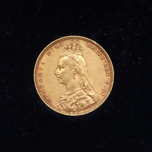 1912 - A QUEEN VICTORIA SOVEREIGN, MELBOURNE 1888. A Queen Victoria Sovereign, Young head l. St George and ... 