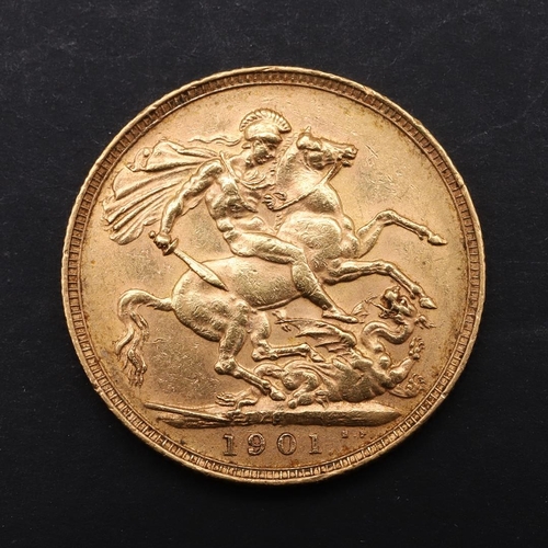 1928 - A VICTORIAN SOVEREIGN, 1901. A Queen Victoria Sovereign, old veiled bust l. George and Dragon revers... 