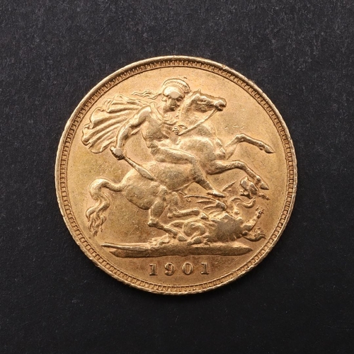 1929 - A QUEEN VICTORIA HALF SOVEREIGN, 1901. A Queen Victoria Half Sovereign, old veiled bust l. St. Georg... 