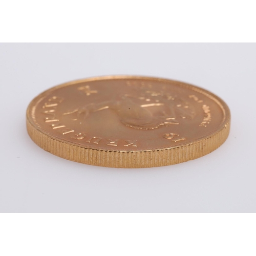 1998 - A SOUTH AFRICAN GOLD KRUGERRAND, 1974. A South African Kruggerand, dated 1974. '1 oz Fine Gold'. 32.... 