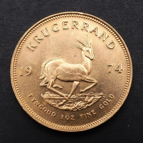 2000 - A SOUTH AFRICA GOLD KRUGERRAND, 1974. A Krugerrand, Reverse dated 1974 'Fyngoud 1 oz Fine Gold'.