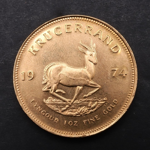 2001 - A SOUTH AFRICA GOLD KRUGERRAND, 1974. A Krugerrand, Reverse dated 1974 'Fyngoud 1 oz Fine Gold'.