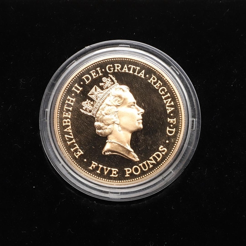 2023 - A QUEEN ELIZABETH THE QUEEN MOTHER 90TH BIRTHDAY GOLD PROOF CROWN, 1990. A Royal Mint Gold Crown for... 