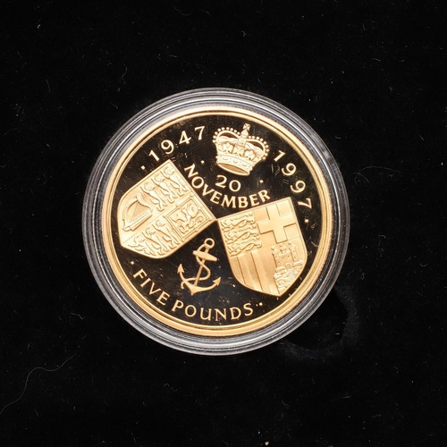 2025 - A QUEEN ELIZABETH AND PRINCE PHILIP GOLDEN WEDDING ANNIVERSARY GOLD PROOF CROWN, 1997. A Royal Mint ... 