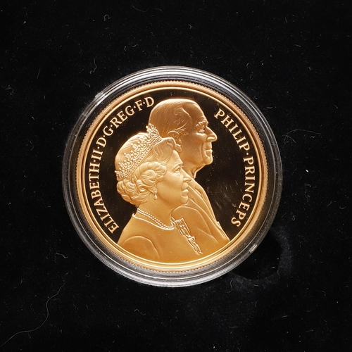 2025 - A QUEEN ELIZABETH AND PRINCE PHILIP GOLDEN WEDDING ANNIVERSARY GOLD PROOF CROWN, 1997. A Royal Mint ... 