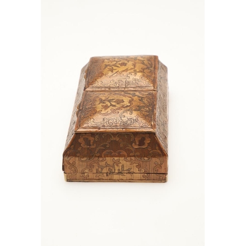 424 - A NAPOLEONIC PRISONER OF WAR STRAW WORK BOX. with all over foliate scroll decoration, the twin domed... 