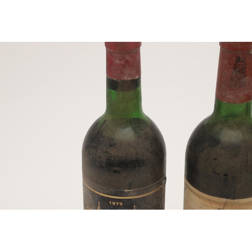 444 - WINE - GRAND VIN DE CHATEAU-LATOUR 1971. Premier Grand Cru Classe, one bottle, together with Chateau... 