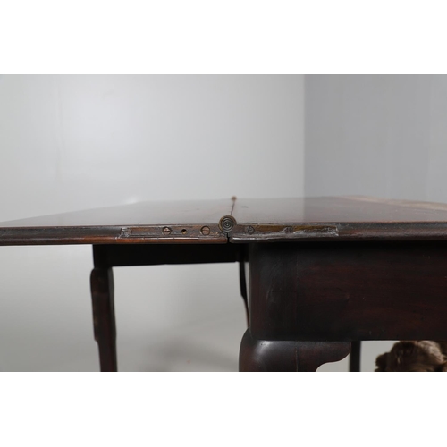 477 - AN 18TH CENTURY MAHOGANY SIDE TABLE, PROBABLY IRISH. with unusual fold-over half flap, the rectangul... 