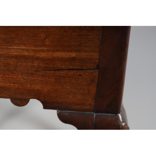 485 - AN 18TH CENTURY MAHOGANY SIDE TABLE, PROBABLY IRISH. the moulded rectangular top over a drawer, shap... 