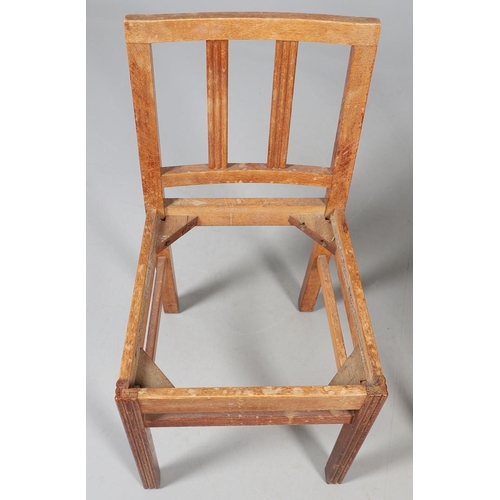 554 - BRYNMAWR FURNITURE - PAIR OF DINING CHAIRS. A pair of oak dining chairs with vertical splats and dro... 