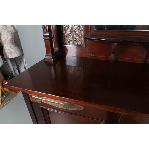 558 - SHAPLAND & PETTER ARTS & CRAFTS SIDEBOARD. A large Arts and Crafts mahogany sideboard, the mirror ba... 