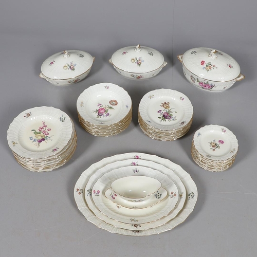 590 - ROYAL COPENHAGEN - LARGE DINNER SERVICE 'FRIJSENBORG'. A large dinner service in the Frijsenborg des... 