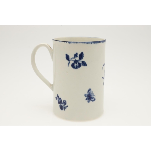 599 - A WORCESTER BLUE AND WHITE PORCELAIN GILLIFLOWER PATTERN CYLINDRICAL MUG. decorated in underglaze bl... 