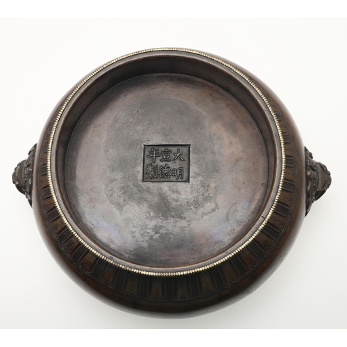 625 - ANTIQUE CHINESE BRONZE CENSER. 18th of 19thc but bearing an earlier Ming Dynasty Xuande mark, the ci... 