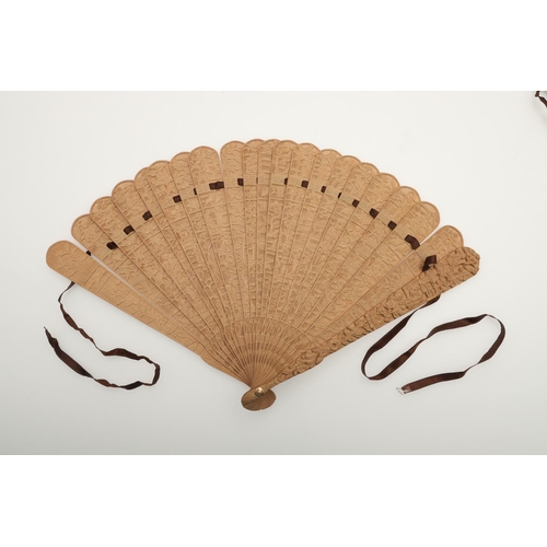 629 - CHINESE BOXED TORTOISESHELL & SANDALWOOD FANS - HOACHING. Two interesting boxed fans, including a Ca... 