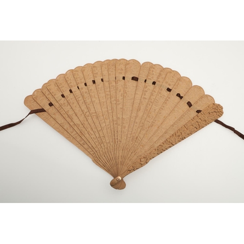 629 - CHINESE BOXED TORTOISESHELL & SANDALWOOD FANS - HOACHING. Two interesting boxed fans, including a Ca... 