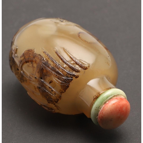 637 - CHINESE AGATE & ROCK CRYSTAL CARVED SNUFF BOTTLES. Including a rock crystal snuff bottle, carved wit... 