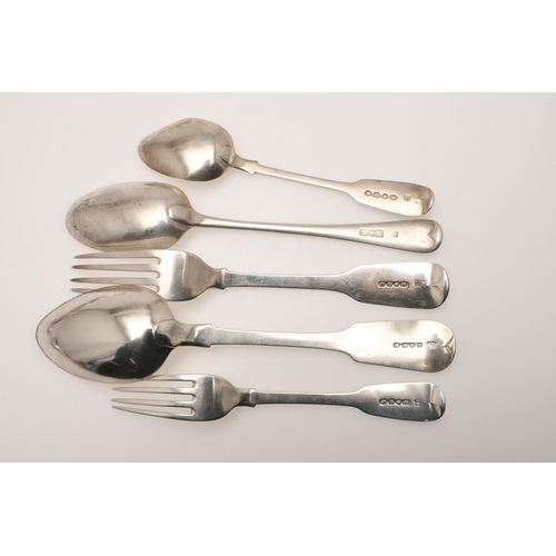 14 - SILVER FLATWARE. to include the following pieces in Fiddle pattern: 10 table forks, 6 tablespoons, 1... 