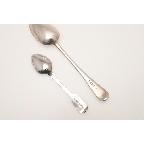 14 - SILVER FLATWARE. to include the following pieces in Fiddle pattern: 10 table forks, 6 tablespoons, 1... 