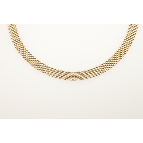 148 - AN 18CT GOLD COLLAR NECKLACE. of brick link design, with concealed clasp,  45cm long, 33.5 grams.