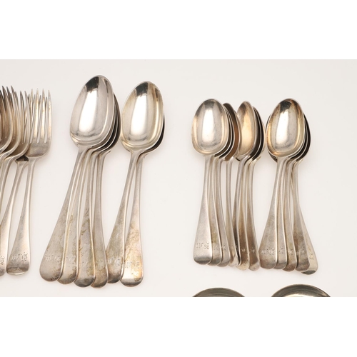 15 - AN EDWARDIAN PART-CANTEEN OF OLD ENGLISH PATTERN SILVER FLATWARE. to include 6 tablespoons, 12 table... 