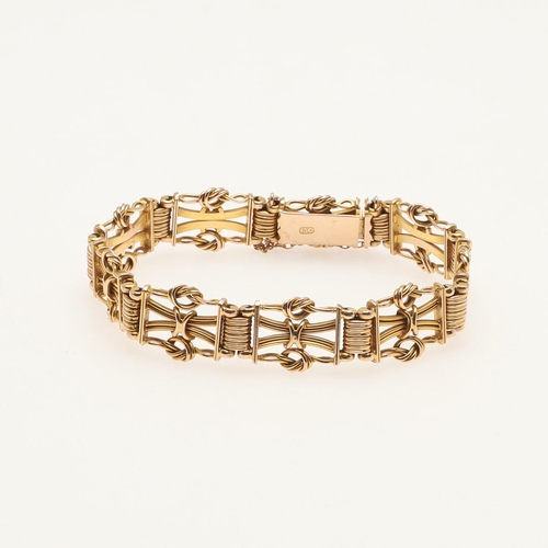 150 - A LATE VICTORIAN 15CT GOLD GATE BRACELET. with rope decoration and concealed clasp, 18cm long, 28 gr... 