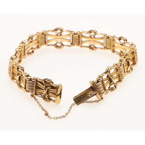 150 - A LATE VICTORIAN 15CT GOLD GATE BRACELET. with rope decoration and concealed clasp, 18cm long, 28 gr... 