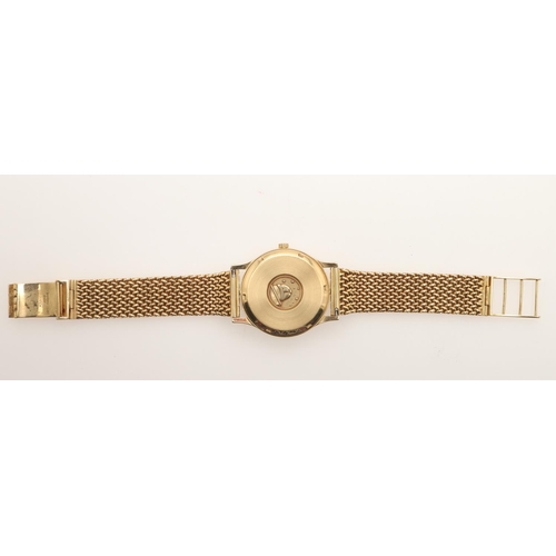 187 - A GENTLEMAN'S 18CT GOLD CONSTELLATION CHRONOMETER WRISTWATCH BY OMEGA. the signed gold coloured dial... 