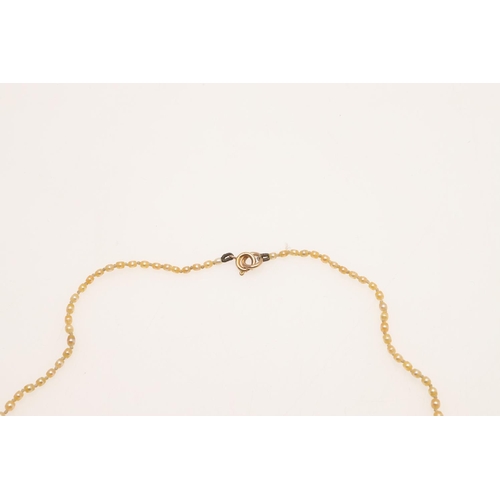 236 - A SINGLE ROW GRADUATED NATURAL PEARL NECKLACE. the pearls graduate from approximately 2.1 to 4.0mm t... 