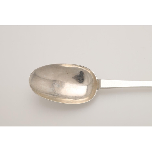 26 - A WILLIAM III SILVER LACE-BACK TREFID SPOON. the back of the bowl with a ribbed rattail and foliate ... 