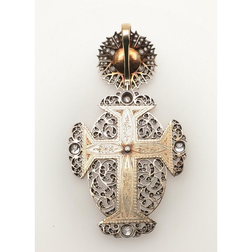 295 - A 19TH CENTURY NECK BADGE OF THE PORTUGUESE ORDER OF CHRIST. designed as a cross mounted with foiled... 