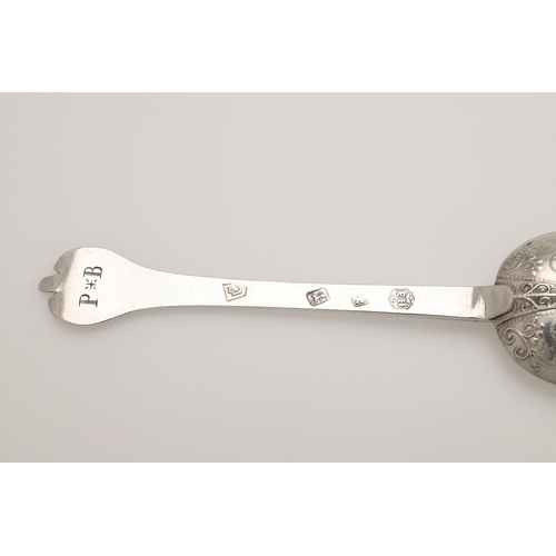 36 - A CHARLES II SILVER LACE-BACK TREFID SPOON. the back of the bowl with a ribbed rattail and arabesque... 