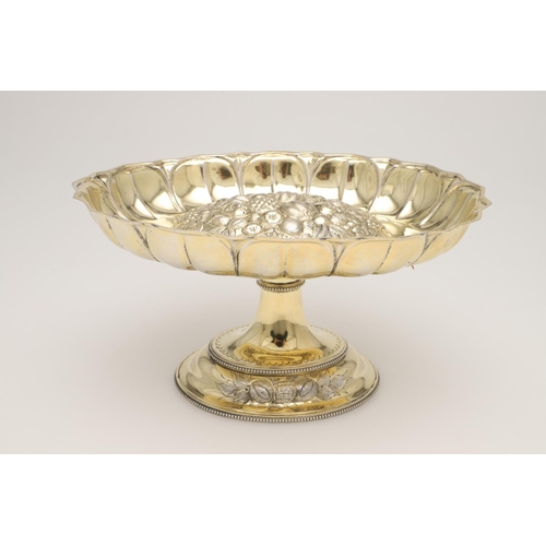 51 - A VICTORIAN SILVERGILT FRUIT TAZZA & MATCHING DISHES. of shaped oval outline, with bead borders and ... 