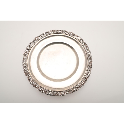 55 - 20TH CENTURY EGYPTIAN SILVER. a dinner plate, side plate, two smaller plates and a sauce boat, all C... 