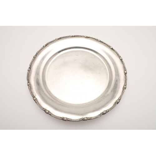 55 - 20TH CENTURY EGYPTIAN SILVER. a dinner plate, side plate, two smaller plates and a sauce boat, all C... 