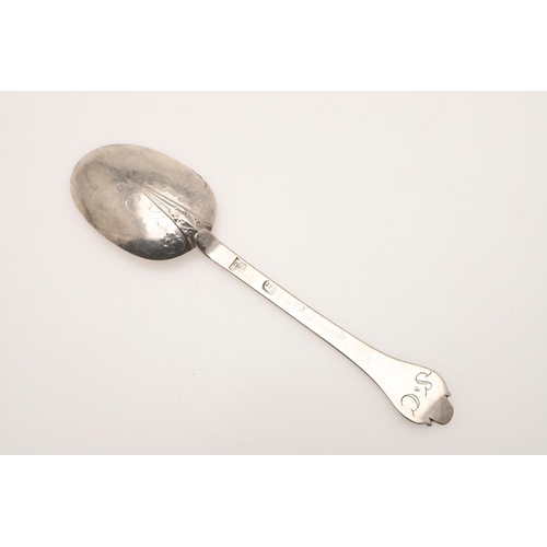 8 - A CHARLES II LACE-BACK SILVER TREFID SPOON. with a ribbed rattail, scratched on the back of the term... 