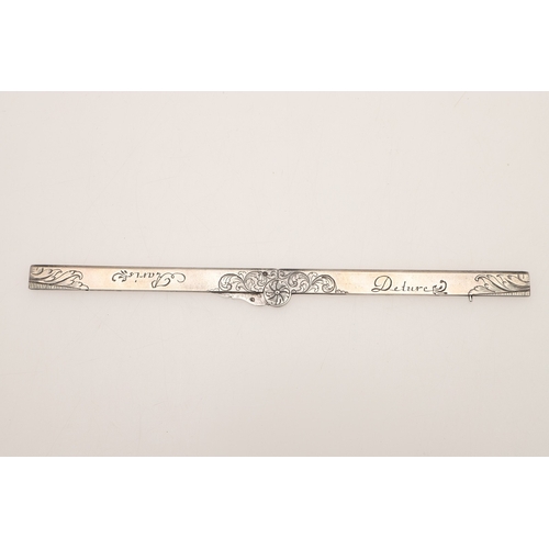 86 - A MIXED LOT OF SILVER & COLLECTABLES. to include 3 folding fruit knives, a sifter ladle, a  cased Fr... 