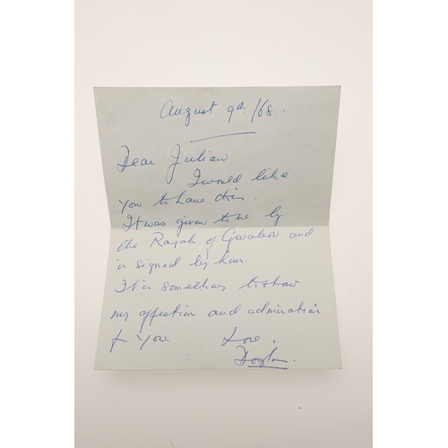 86 - A MIXED LOT OF SILVER & COLLECTABLES. to include 3 folding fruit knives, a sifter ladle, a  cased Fr... 