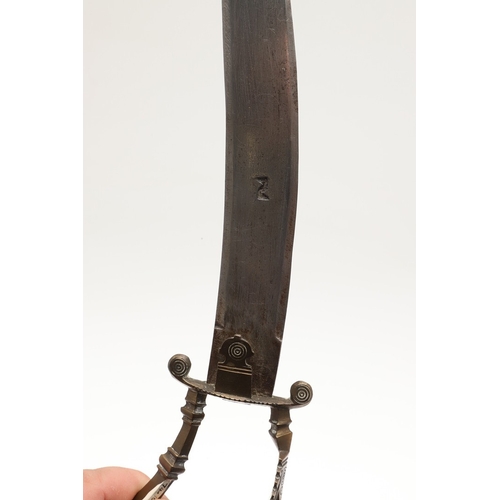 107 - A 19TH CENTURY INDIAN KNIFE WITH OPEN HANDLE. The 23 cm serpentine blade with a pointed tip and doub... 