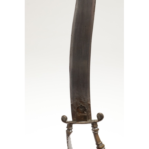107 - A 19TH CENTURY INDIAN KNIFE WITH OPEN HANDLE. The 23 cm serpentine blade with a pointed tip and doub... 
