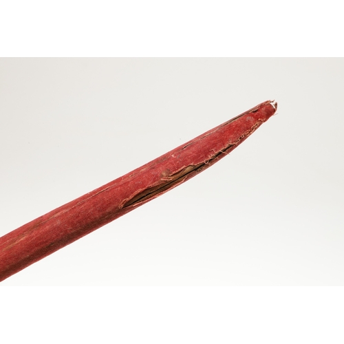 107 - A 19TH CENTURY INDIAN KNIFE WITH OPEN HANDLE. The 23 cm serpentine blade with a pointed tip and doub... 