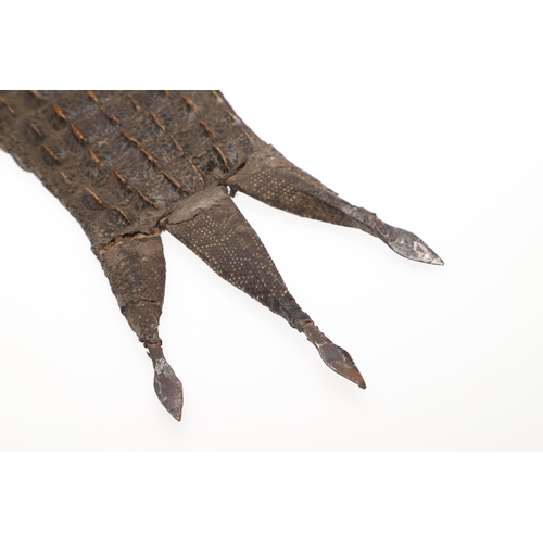 109 - A SUDANESE TRIPLE DAGGER OF THE MAHDIST PEOPLE. With a central knife having an 18.5 cm pointed blade... 