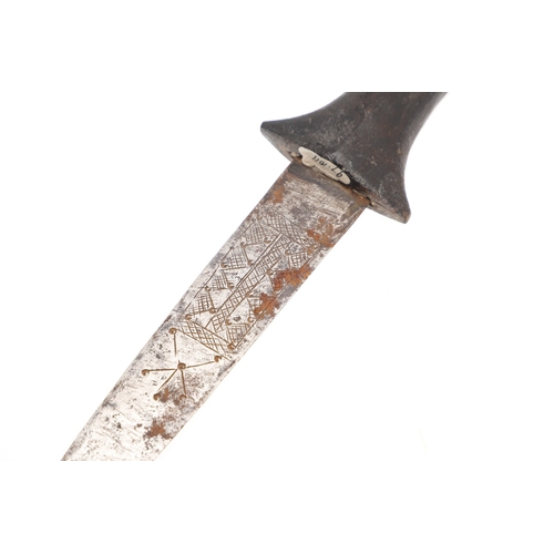 109 - A SUDANESE TRIPLE DAGGER OF THE MAHDIST PEOPLE. With a central knife having an 18.5 cm pointed blade... 