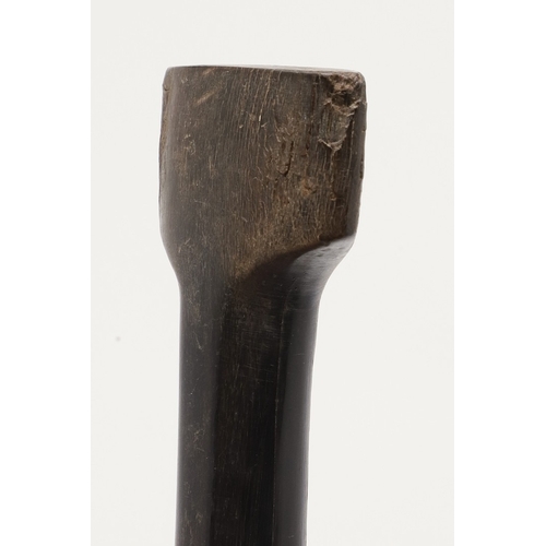 139 - A DAGGER AND SCABBARD, POSSIBLY MARSH ARAB. The short 14 cm curved, pointed and double edged blade w... 