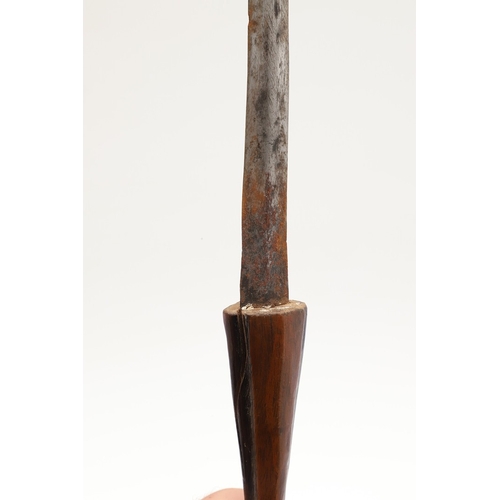 146 - AN AMBO OR OVAMBO KNIFE AND SCABBARD, NORTHERN NAMIBIA. The 19.5 cm straight, pointed blade with a c... 