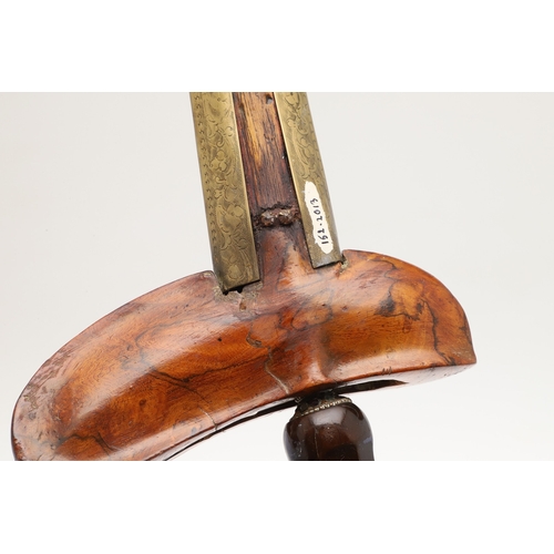 38 - A 19TH CENTURY 'JEWEL' MOUNTED JAVANESE KRIS AND SCABBARD. The 35.5 cm blade with eight curves and p... 