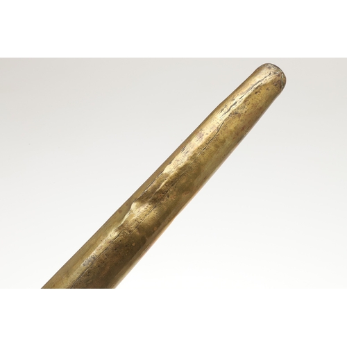 43 - A FINE KRIS MAJAPAHIT AND SCABBARD. With a 20 cm seven curved blade showing a pronounced pamor. The ... 