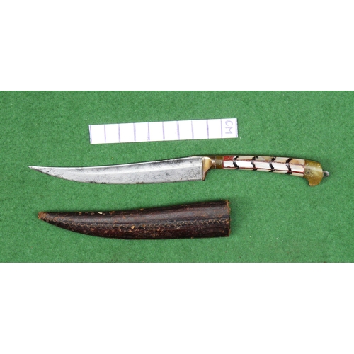 74 - AN INDIAN OR AFGHAN CHURRA KNIFE WITH JADEITE GRIP. The 12 cm gently curved, pointed blade with a sh... 