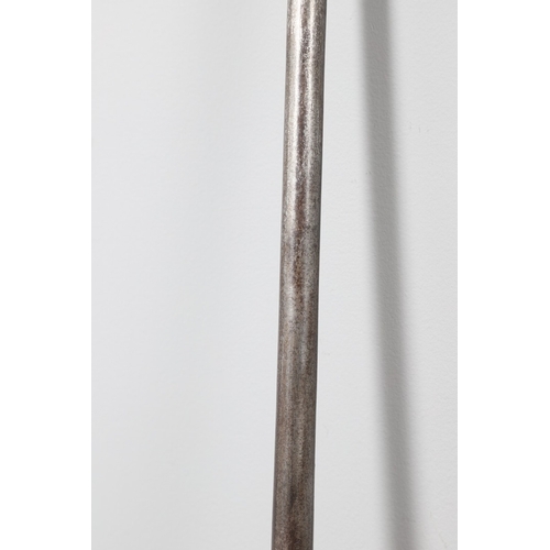 8 - AN OMANI GUN BARREL OF UNUSUAL FLUTED FORM. A 117 cm long gun barrel of a type known as Abu Fitilia ... 